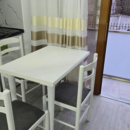 Guest House Pogradeci Exteriér fotografie