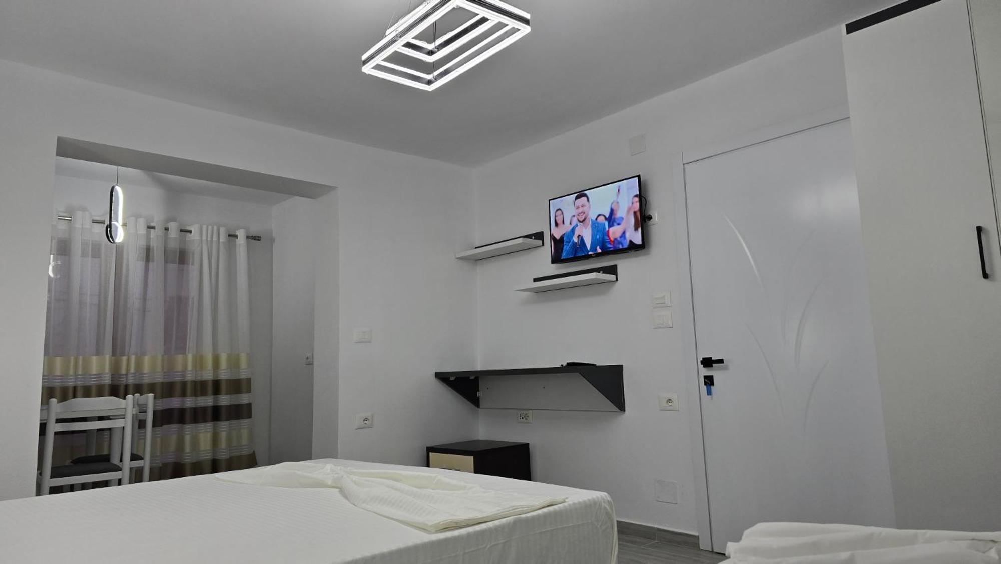 Guest House Pogradeci Exteriér fotografie